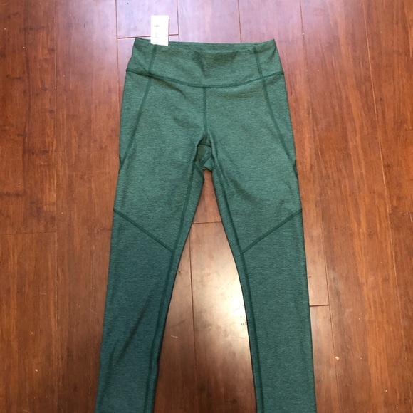 Outdoor Voices Pants - 3/4 warmup leggings - with tags